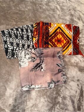 Set of 3 Fashion Scarves - Floral Blush, Black & White, Aztec Orange GUC